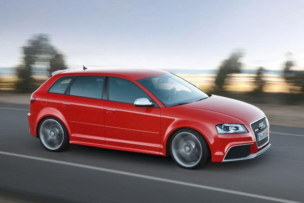 Audi подтвердила выпуск новой модели - RS3 (3 фото)