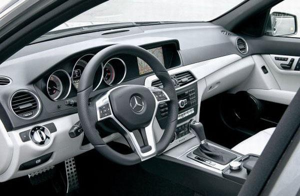Mercedes-Benz. Публикация новых обновлений С-класса (3 фото)