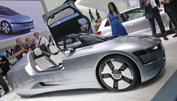 Компания Volkswagen разрабатывает автомобиль, потребляющий минимум топлива (4 фото)